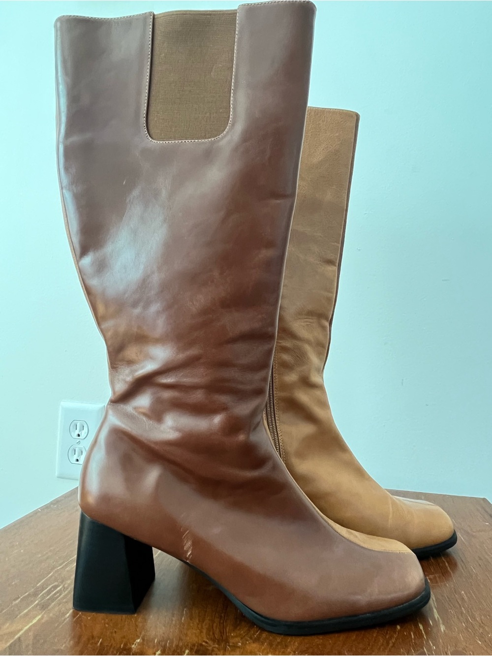 Lisa Says Gah Tall Tan Leather Riding Boots - Picture 4 of 4